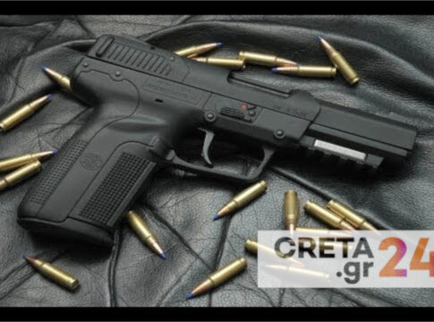 Ηράκλειο: Ο έλεγχος των αστυνομικών αποκάλυψε… όπλο