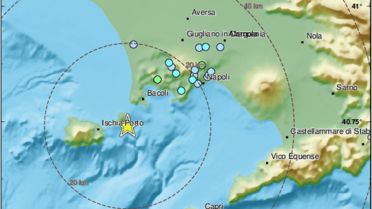 Ιταλία: Σεισμική δόνηση 4,4 Ρίχτερ στη Νάπολι - Στους δρόμους βγήκαν οι κάτοικοι