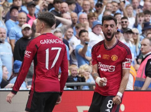 Μάντσεστερ Σίτι – Μάντσεστερ Γιουνάιτεντ 1-2: Πήρε τη ρεβάνς για πέρυσι και έσωσε τη χρονιά με Κύπελλο και Ευρώπη