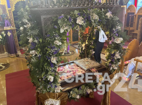 Με κατάνυξη στους ναούς η Αποκαθήλωση του Εσταυρωμένου – Το βράδυ η περιφορά του Επιταφίου