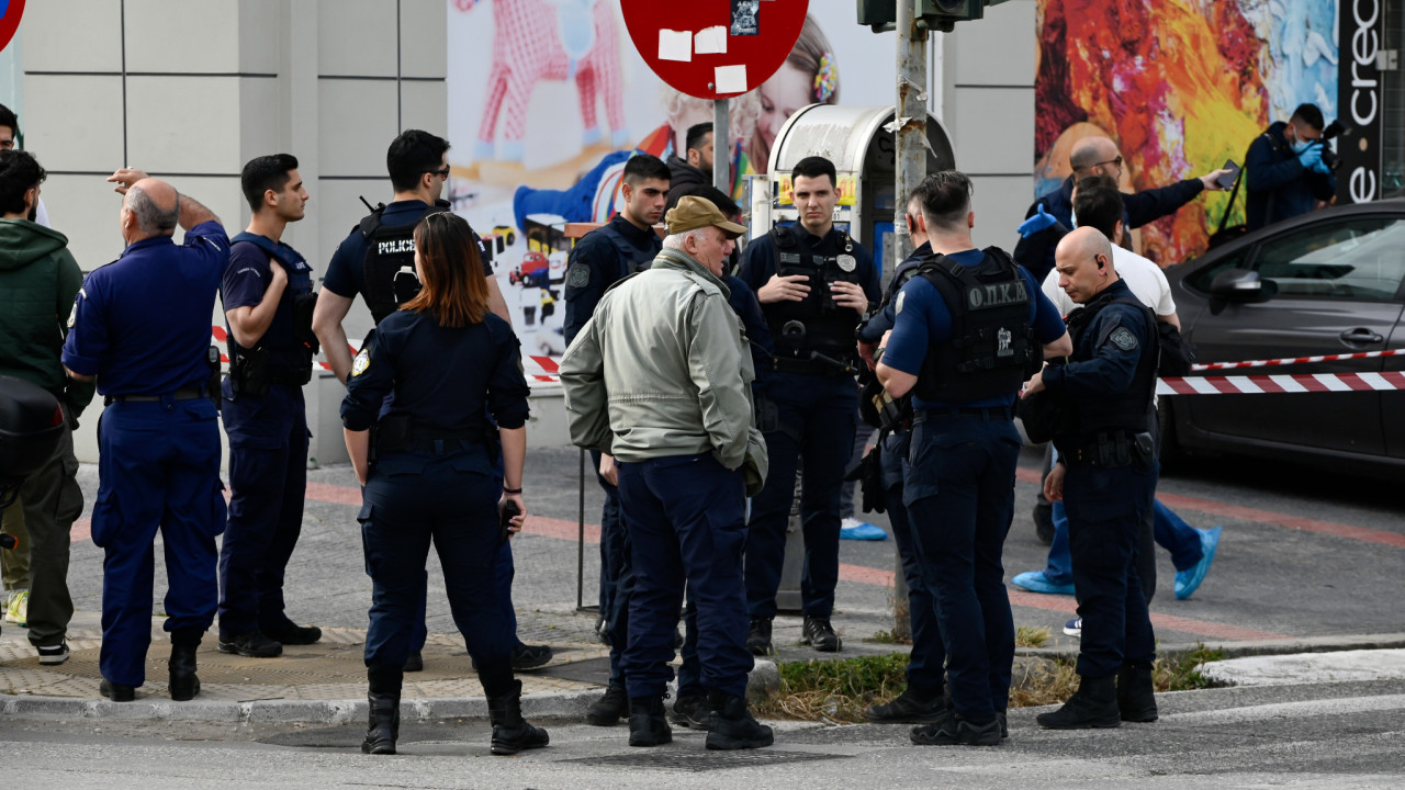 Μενίδι: Στον εισαγγελέα οδηγείται ο 50χρονος για τη δολοφονία της εν διαστάσει συζύγου του