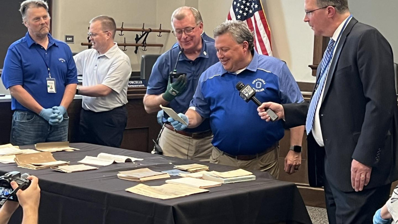 Μινεσότα: Εργάτες κατεδάφισης βρήκαν χρονοκάψουλα 104 ετών - Βίντεο, φωτογραφίες 