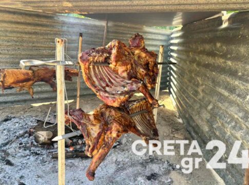 Πάσχα: «Πήραν φωτιά» σούβλες για το ψήσιμο του οβελία στην Κρήτη (εικόνες)