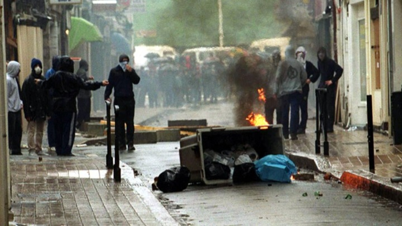 Περίπου εκατό τουρίστες απομακρύνονται εσπευσμένα από τη Νέα Καληδονία