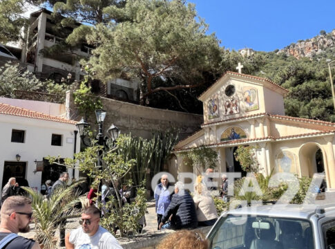Πλήθος προσκυνητών στο μοναστήρι του Αγίου Γεωργίου Σεληνάρι