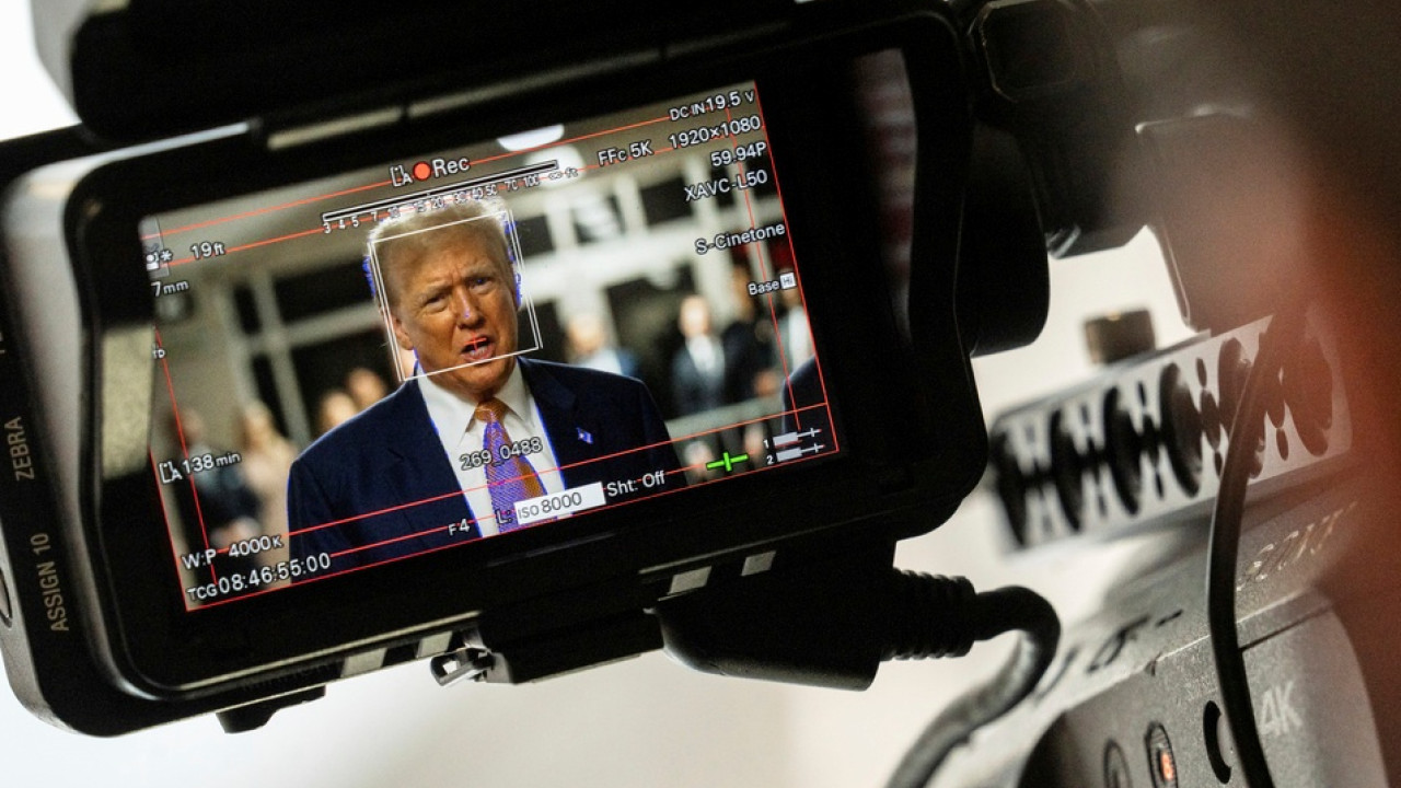 Politico: Ο Τραμπ πρέπει να κερδίσει ψήφους από ανθρώπους που τον περιφρονούν. Αυτό έγινε πιο δύσκολο.