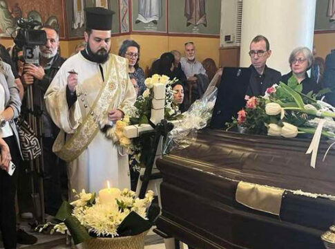 Σε κλίμα συγκίνησης το τελευταίο αντίο στον Φοίβο Ιωαννίδη