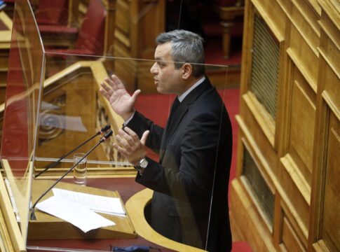 Στη Βουλή η διαμαρτυρία των Διπλωματούχων Μηχανικών Εργοληπτών Δημοσίων Έργων από τον Χάρη Μαμουλάκη