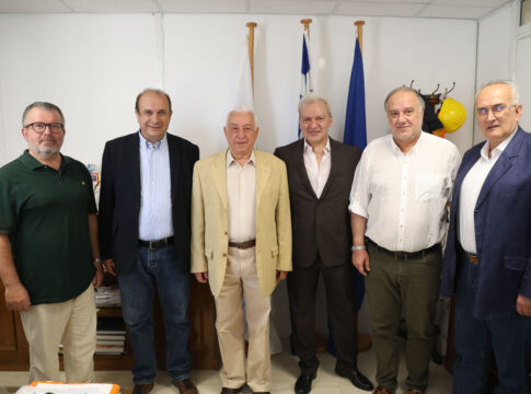 Συνάντηση Δημάρχου Ηρακλείου Αλέξη Καλοκαιρινού με τις διοικήσεις της Ε.Σ.Η.Ε.Π.Η.Ν και του Τ.Ε.Α.Σ