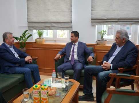 Συνάντηση Περιφερειάρχη Κρήτης, Σταύρου Αρναουτάκη με τον υποψήφιο ευρωβουλευτή Σπύρο Καρανικόλα