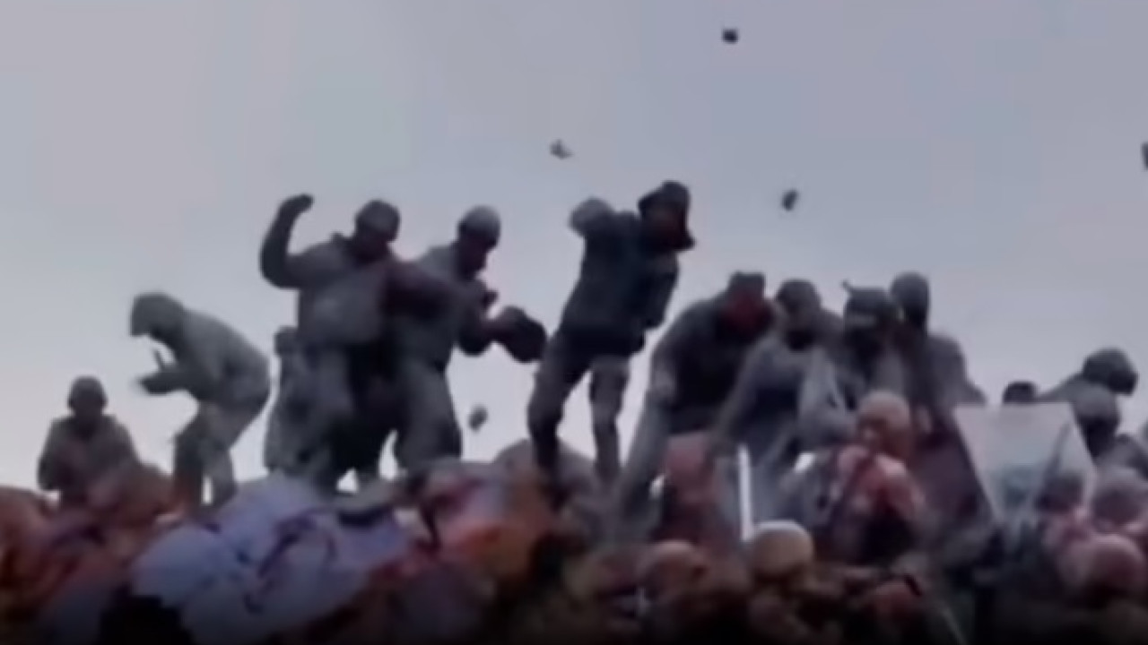 Θιβέτ: Σκληρές μάχες Ινδών και Κινέζων στρατιωτών με πέτρες και ξύλα