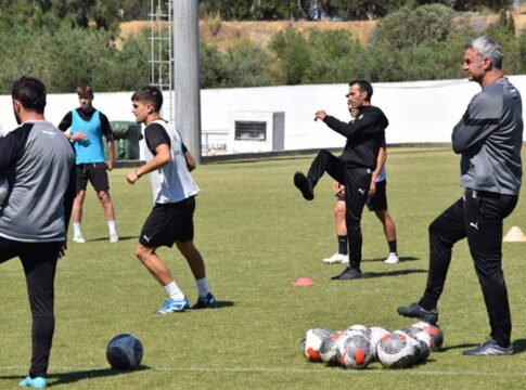“Τσέκαρε” την Κ19 ο Δέλλας