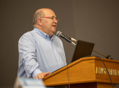 Ευχές του Διευθυντή Π.Ε. Ηρακλείου κ. Μπελαδάκη με αφορμή τη λήξη του Διδακτικού Έτους 23-24