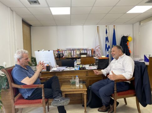Εγκάρδια συνάντηση του Δημάρχου Ηρακλείου Αλέξη Καλοκαιρινού με τον υποψήφιο Ευρωβουλευτή και πρώην Υπουργό Γιάννη Κουράκη