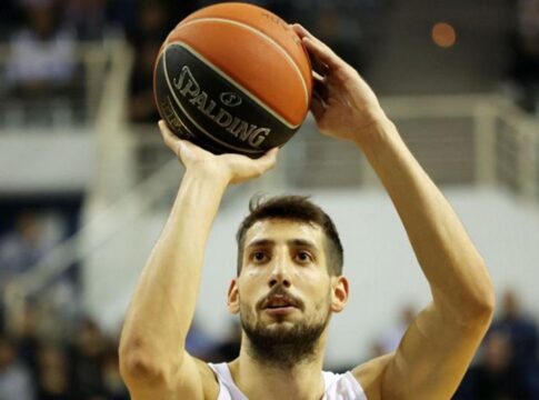 Επίσημο του Ηρακλειώτη Σαλούστρου στον Πανιώνιο