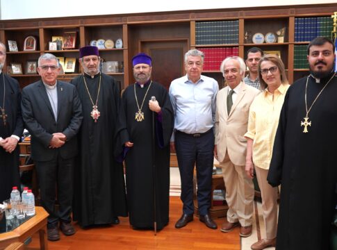 Επίσκεψη του Πατριάρχη Κωνσταντινουπόλεως της Αρμενικής Αποστολικής Εκκλησίας στον Περιφερειάρχη Κρήτης