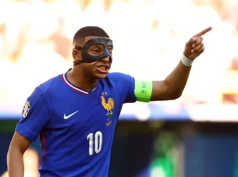 Euro 2024: Ο Κιλιάν Εμπαπέ έβρισε τον Ρόμπερτ Λεβαντόφσκι επειδή τον βρήκε στη μύτη