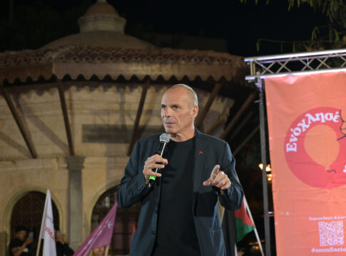 Γ. Βαρουφάκης από Ηράκλειο: «Ποιος θα ξεμπροστιάσει την Ούρσουλα φον ντερ Λάιεν;»