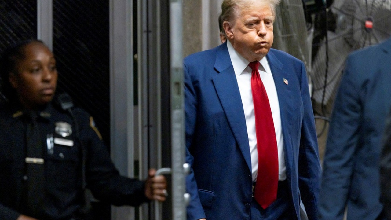 Η Τζόρτζια αναστέλλει την ποινική διαδικασία εναντίον του Τραμπ