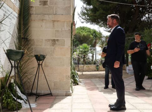 Μεν. Μποκέας «Η θυσία των 62 Μαρτύρων Μαρτύρων μας υπενθυμίζει το χρέος μας να προστατεύουμε τις δημοκρατικές αξίες»