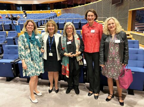 Στην τελετή της Association Femmes d’Europe η Πρόεδρος του Συνδέσμου Μελών Γυναικείων Σωματείων Ηρακλείου Μαίρη Παχιαδάκη