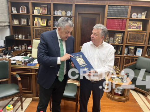 Τα έργα στην Κρήτη συζητήθηκαν στη συνάντηση Ταχιάου- Αρναουτάκη