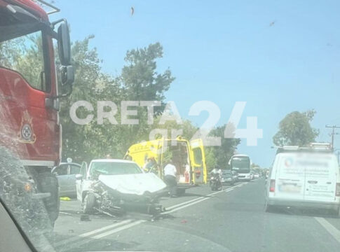 Τροχαίο με τρία οχήματα στον ΒΟΑΚ – Εγκλωβίστηκε μια γυναίκα