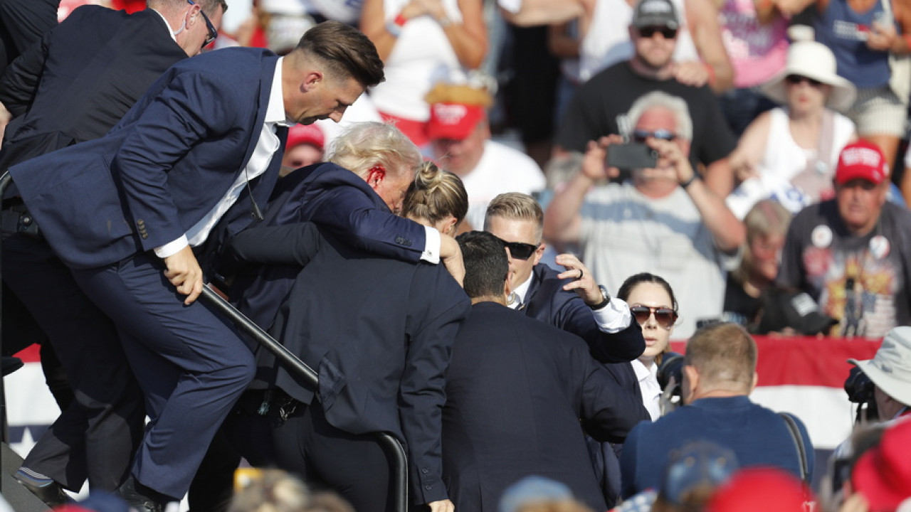 Απόπειρα κατά του Τραμπ: Στο επίκεντρο της έρευνας πιθανά κενά ασφαλείας