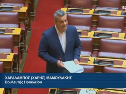 Αρκαλοχώρι: Φταίνε οι σεισμόπληκτοι και οι μηχανικοί για την 3ετή καθυστέρηση, απαντά η Κυβέρνηση της ΝΔ στον Χάρη Μαμουλάκη