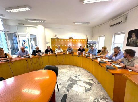 Έργα και παρεμβάσεις του Δήμου Μαλεβιζίου στα Καλέσα στο επίκεντρο συνάντησης εργασίας