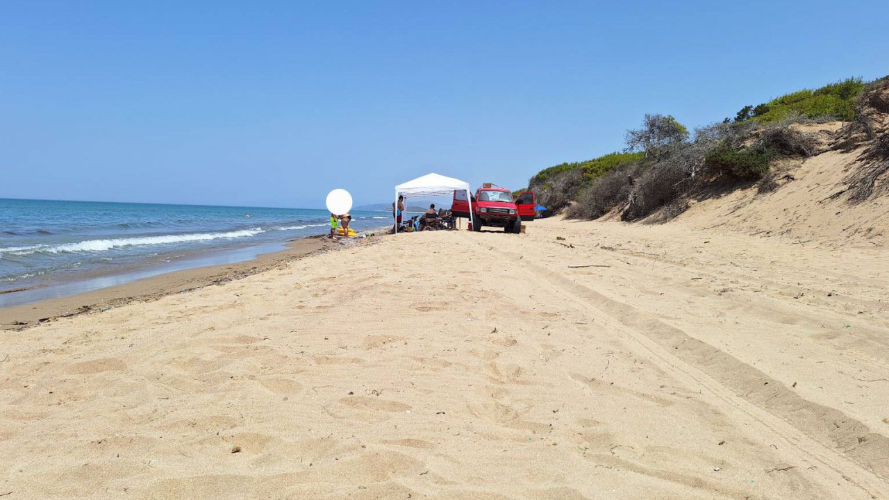 Εθνικό Πάρκο Στροφιλιάς: Τζιπ έχουν μετατρέψει τις αμμοθίνες σε πίστα