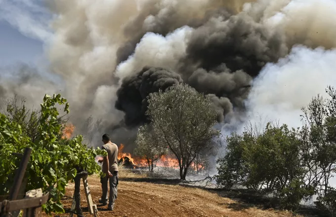 Φωτιά στα Χανιά και 112 για την περιοχή Αγριλές