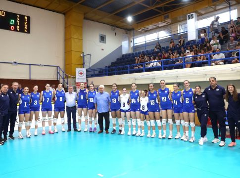 Η Πανελλήνια Ομοσπονδία Πετοσφαίρισης τίμησε τον Περιφερειάρχη Κρήτης