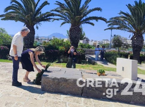 Ηράκλειο: Τρισάγιο στον Τάφο του Νίκου Καζαντζάκη (εικόνες)