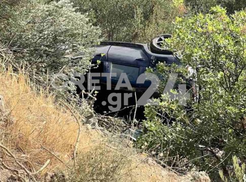 Κρήτη: Από γκρεμό έπεσε ο οδηγός που εγκλωβίστηκε στο όχημά του (εικόνες)