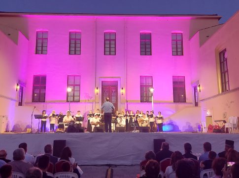 Μεγάλη γιορτή για την δραστήρια Ενορία του Αγίου Νικολάου Αρχανών – Ενθουσίασαν το κοινό μικροί και μεγάλοι μαθητές του Πολιτιστικού και Πνευματικού Κέντρου