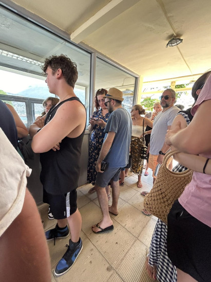 τουρίστες σπήλαιο Διρού