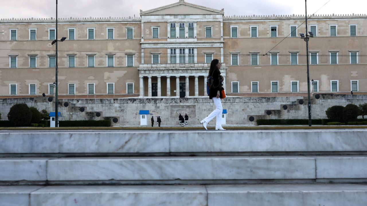 Νέα αυτοκίνητα για τους πολιτικούς αρχηγούς και τους βουλευτές - Ποιες ήταν οι προτιμήσεις τους