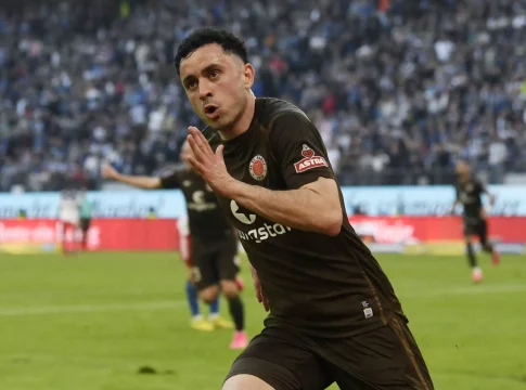 O Μανώλης Σάλιακας υπέγραψε νέο συμβόλαιο με τη Ζανκτ Πάουλι