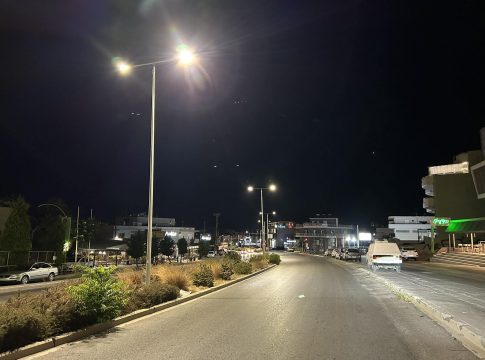 Ολοκληρώθηκαν οι εργασίες αλλαγής των φωτιστικών σωμάτων στην Λ. Καζαντζίδη από την Περιφέρεια Κρήτης