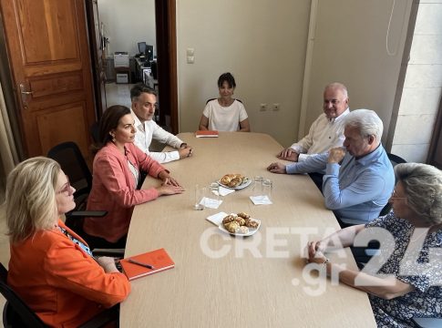 Στο Ηράκλειο η υπουργός Τουρισμού