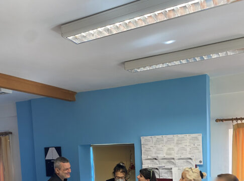 Στο πλευρό του ΚΕΘΕΑ Αριάδνη ο Χάρη Μαμουλάκη