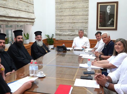 Σύμβαση 800.000 ευρώ για την «Ανακαίνιση-Αναδιαρύθμιση κτιρίου μονάδας φροντίδας ηλικιωμένων «Παναγία η Γοργοεπήκοος» υπέγραψε ο Περιφερειάρχης Κρήτης