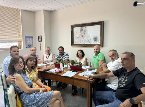 Συνάντηση του Δημάρχου Πλατανιά με την Προϊσταμένη της Διεύθυνσης Α’ Βάθμιας Εκπαίδευσης Χανίων για τη λειτουργία των σχολικών μονάδων