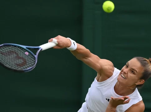 Tέλος το Γουίμπλεντον για τη Σάκκαρη, έχασε με κάτω τα χέρια από τη Ραντουκάνου