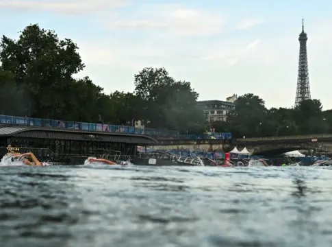 Ακυρώθηκε η προπόνηση για την μεικτή σκυταλοδρομία τριάθλου λόγω της ρύπανσης στον Σηκουάνα