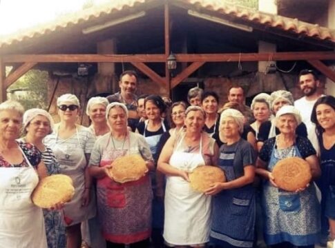 Ανάβουν οι φούρνοι για τη διήμερη γιορτή του εφτάζυμου στην Κασταμονίτσα