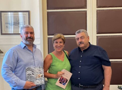 Εθιμοτυπική επίσκεψη στον Αντιπεριφερειάρχη Χανίων από την Πρόεδρο της Παγκρητικής Ένωσης Αμερικής