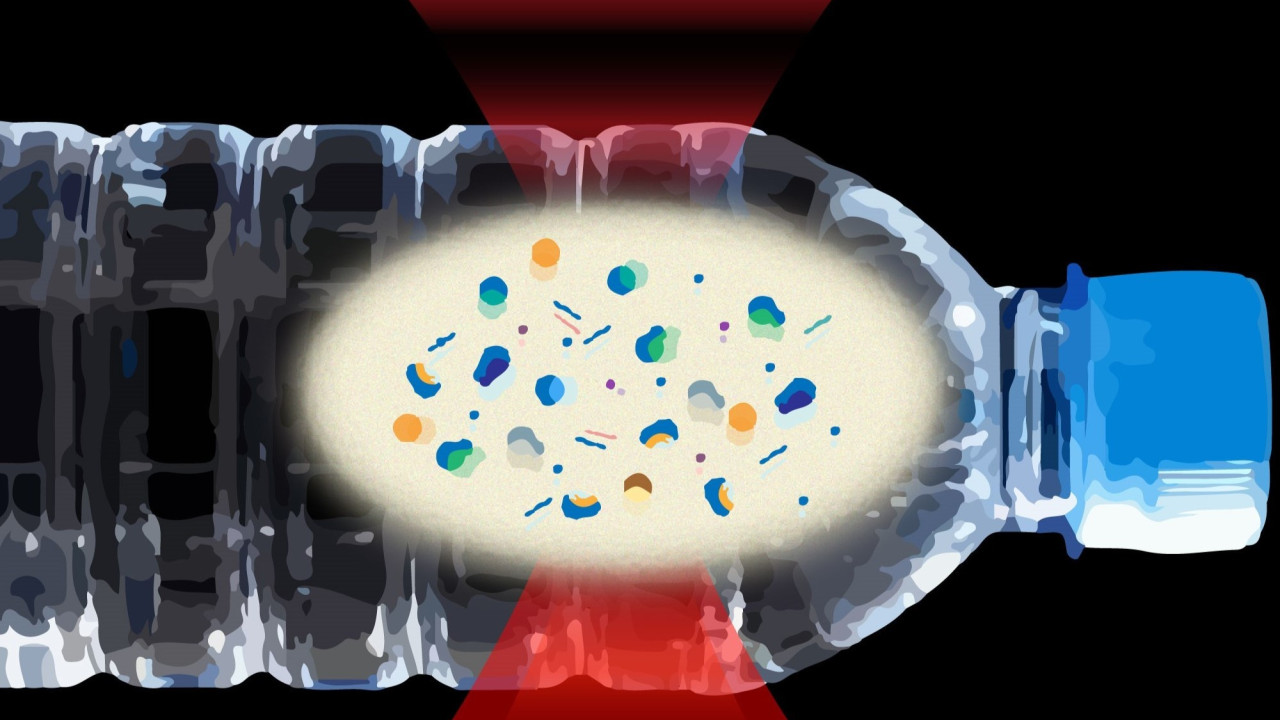 Γαλλική ένωση: Ίχνη μικροπλαστικών εντοπίσθηκαν σε φιάλες Coca-Cola και Schweppes