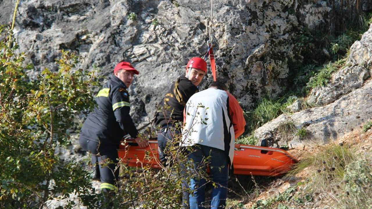 Κέρκυρα: Τουρίστρια έπεσε από βράχο